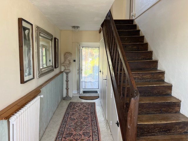 Image No.17-5 Bed Property for sale