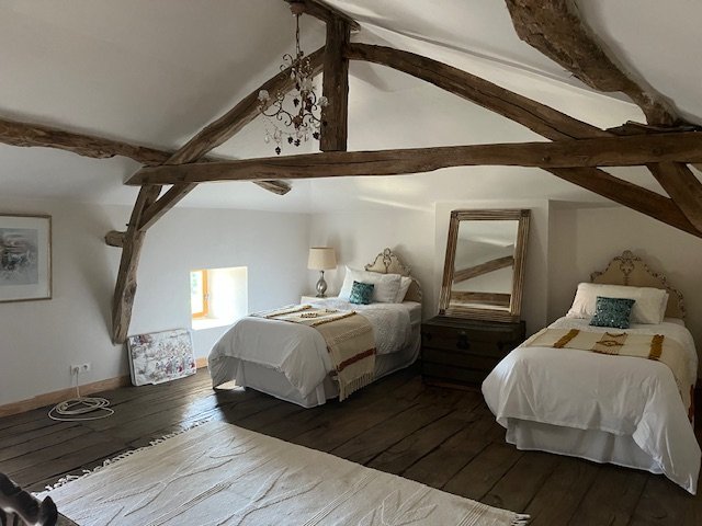 Image No.20-5 Bed Property for sale