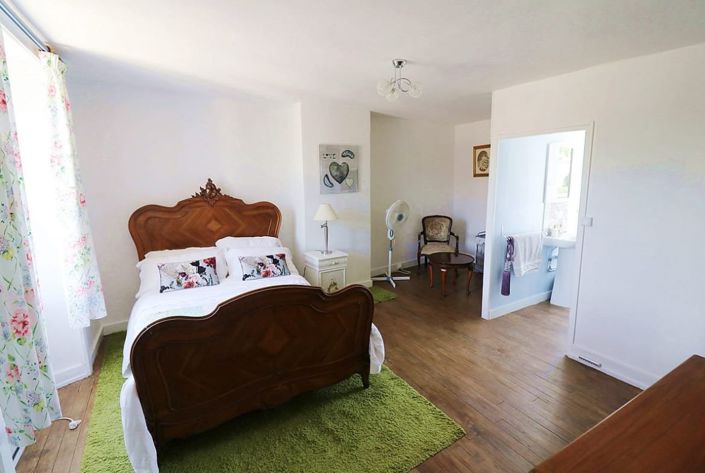 Image No.6-5 Bed Property for sale