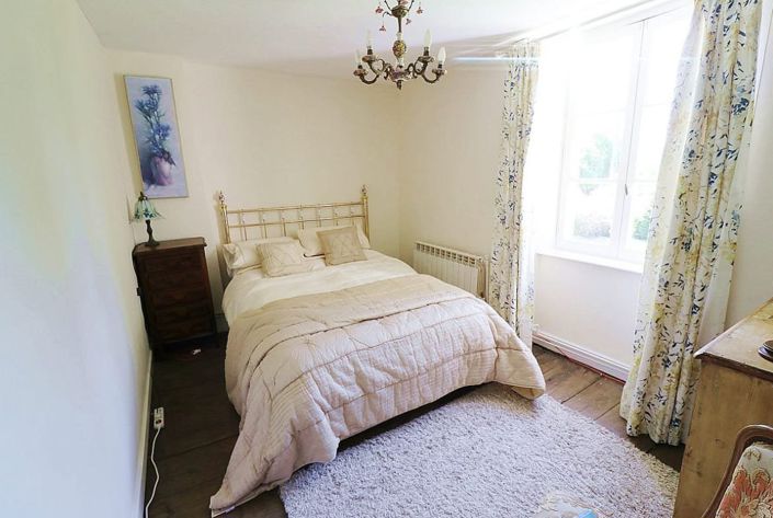 Image No.9-5 Bed Property for sale