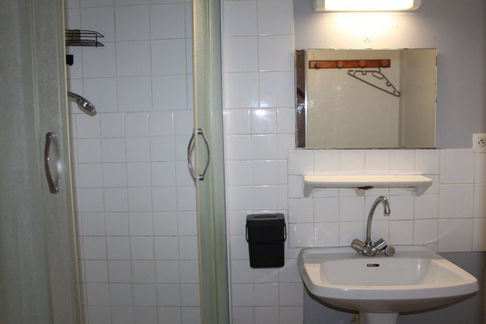 Image No.11-1 Bed Property for sale