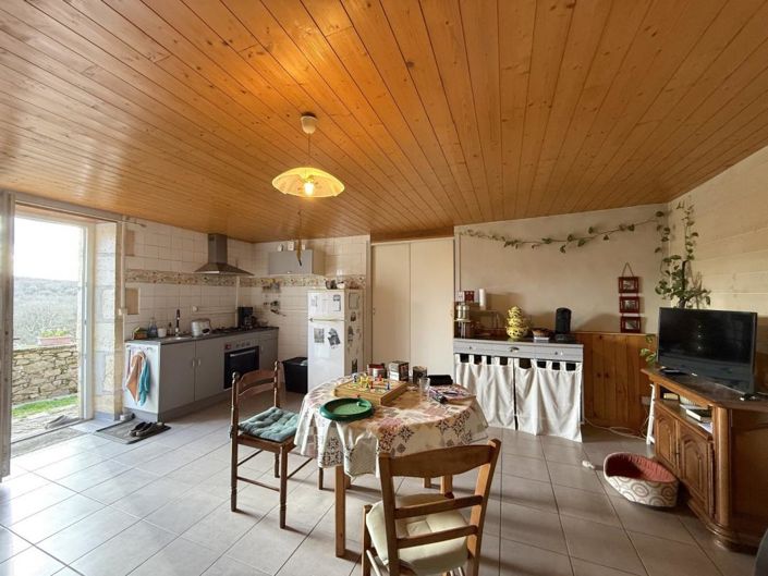 Image No.8-2 Bed House for sale