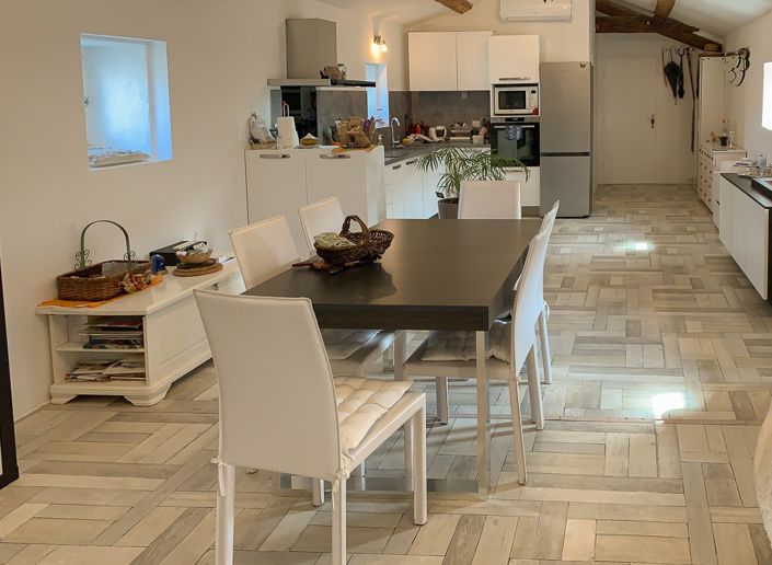 Image No.16-18 Bed Maisonette for sale