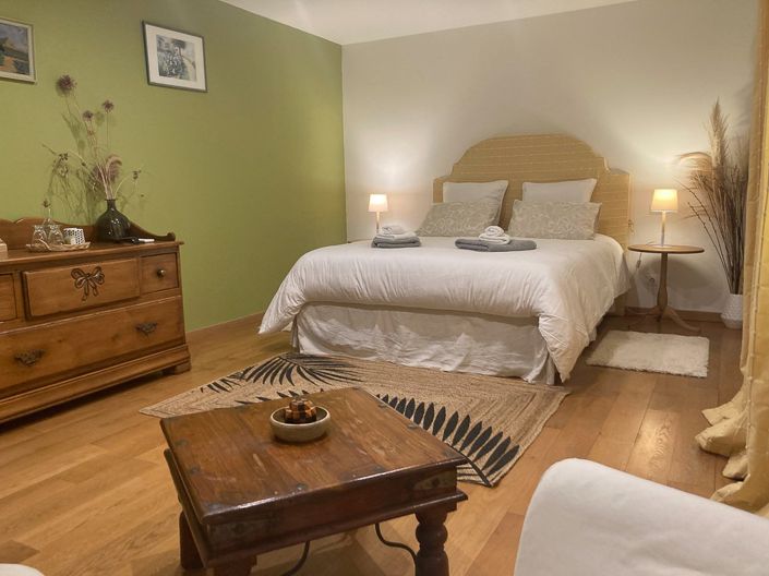 Image No.17-18 Bed Maisonette for sale