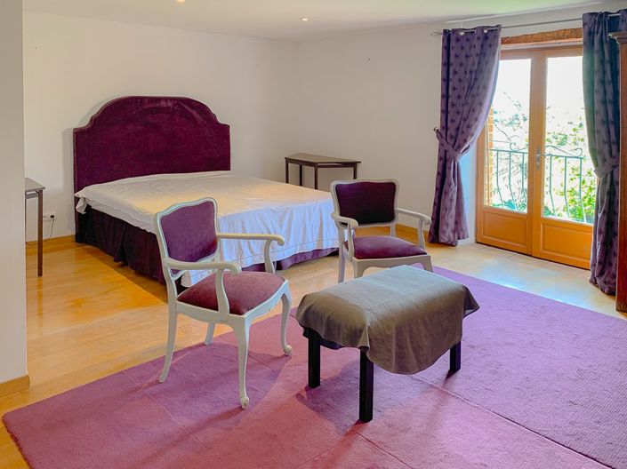 Image No.20-18 Bed Maisonette for sale