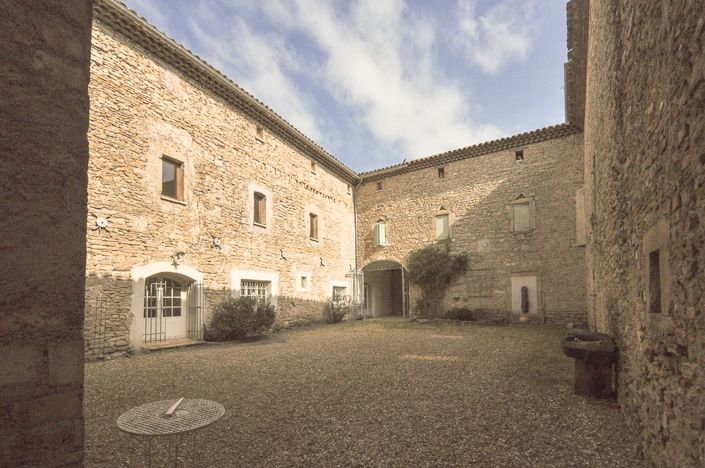 Image No.3-18 Bed Maisonette for sale