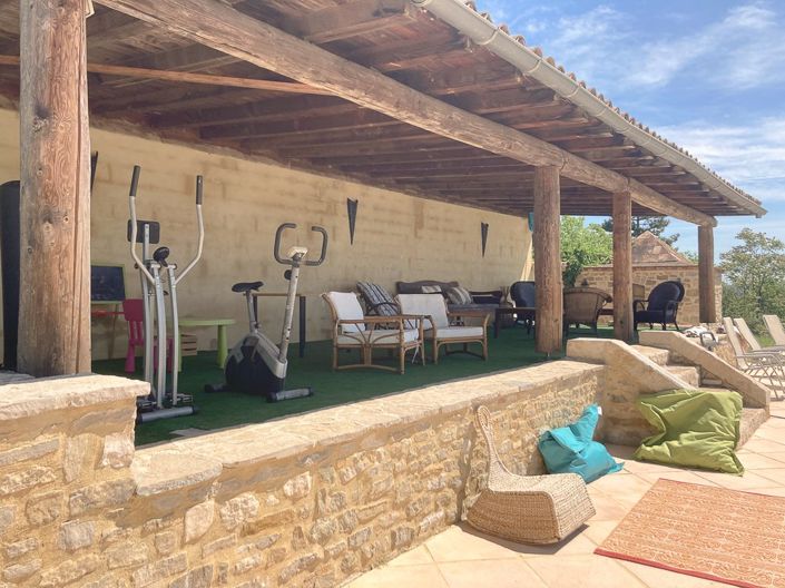 Image No.6-18 Bed Maisonette for sale