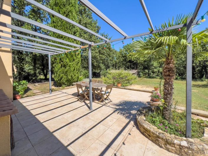 Image No.17-4 Bed Property for sale