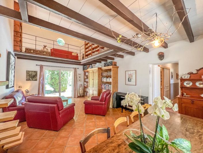 Image No.8-4 Bed Property for sale