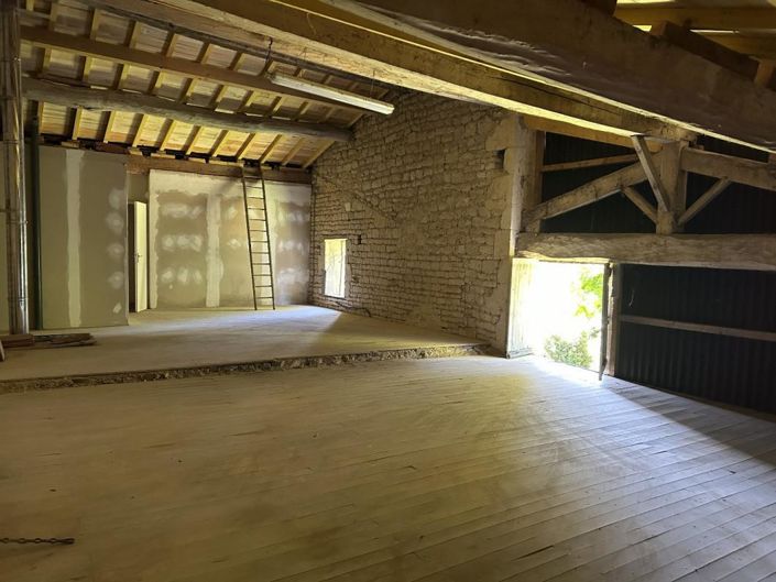 Image No.18-4 Bed House for sale