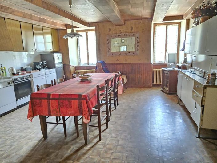 Image No.9-6 Bed Property for sale