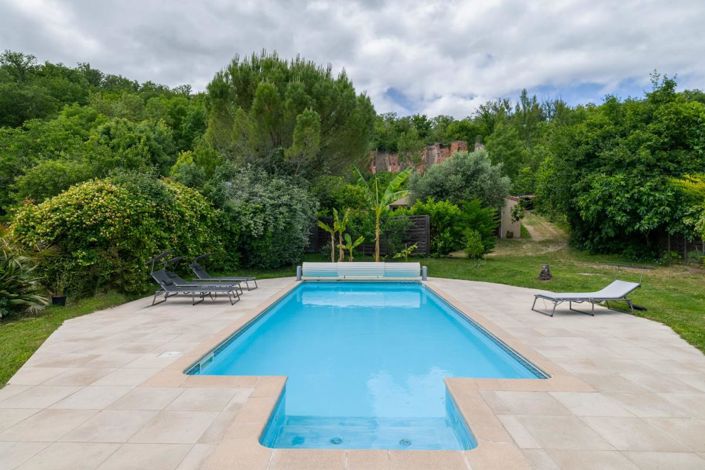 Image No.1-8 Bed Property for sale