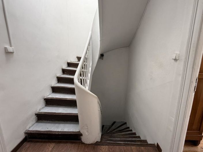 Image No.11-5 Bed Property for sale