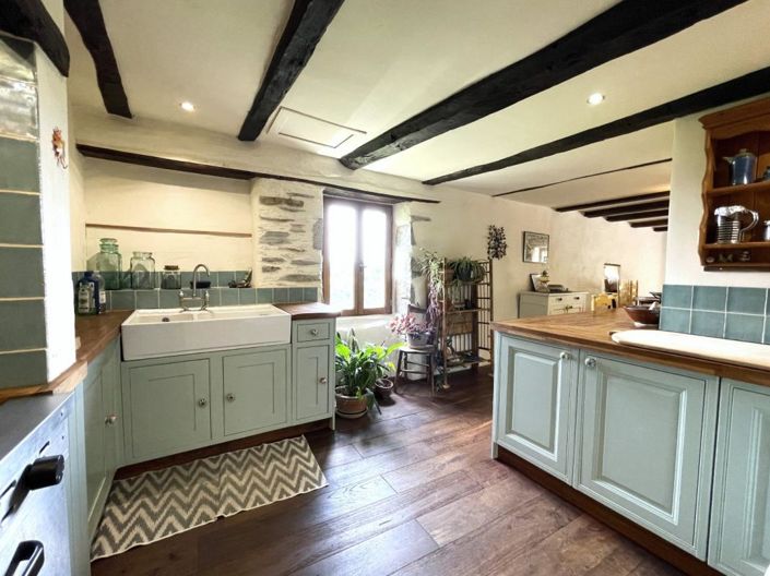 Image No.13-2 Bed Property for sale