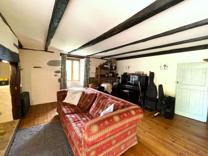 Image No.16-2 Bed Property for sale