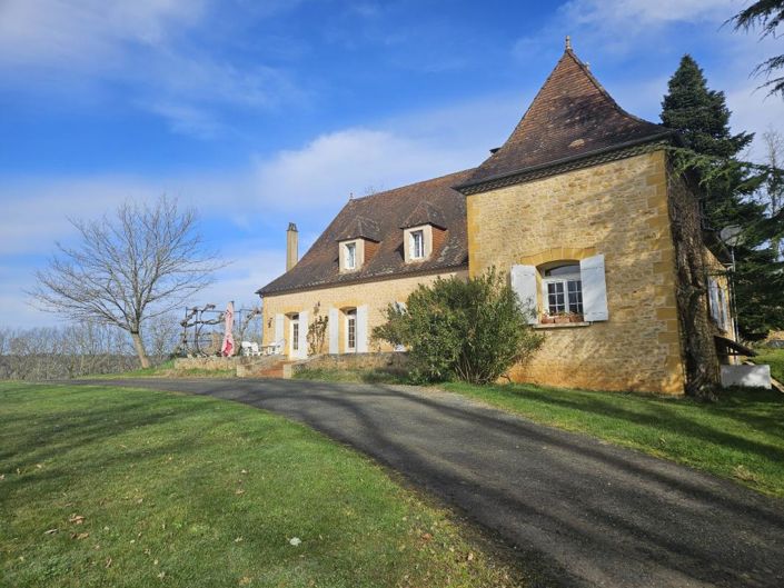 Image No.1-6 Bed Property for sale