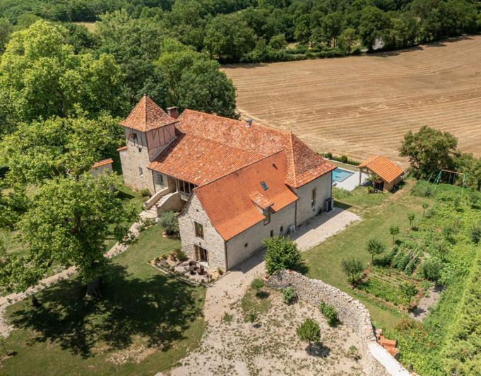 Image No.1-5 Bed Property for sale