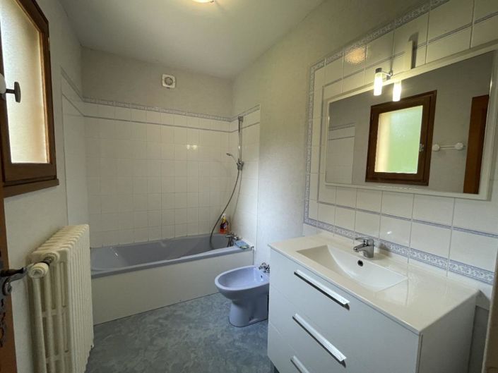 Image No.6-3 Bed Property for sale