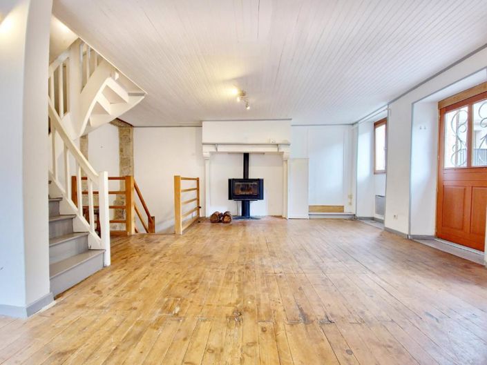 Image No.1-3 Bed Property for sale