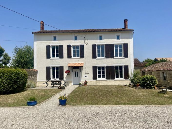 Image No.1-Propriété de 3 chambres à vendre à Loubillé