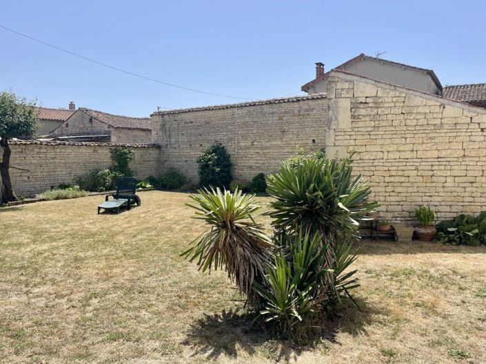 Image No.7-Propriété de 3 chambres à vendre à Loubillé