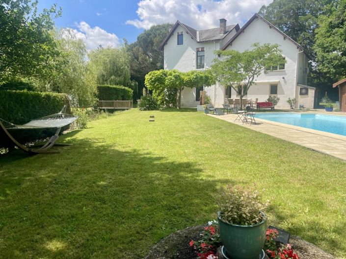 Image No.2-Propriété de 5 chambres à vendre à Brioux-sur-Boutonne