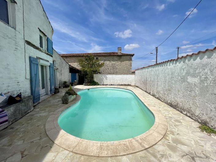 Image No.1-3 Bed House for sale