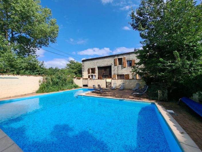 Image No.1-16 Bed House for sale