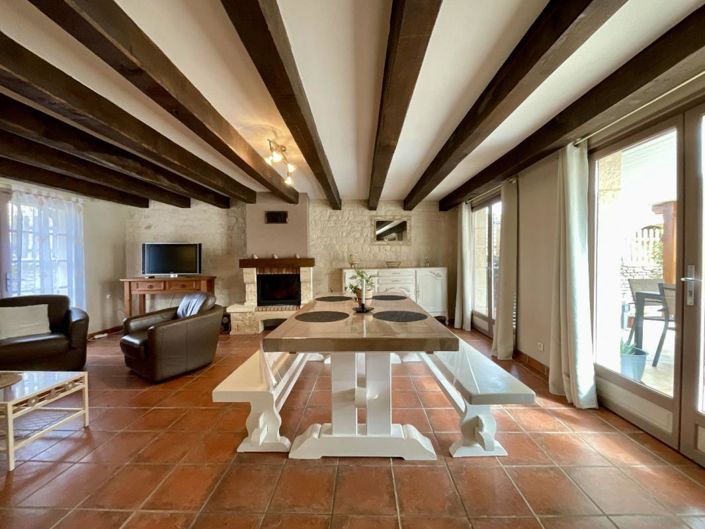 Image No.5-6 Bed House for sale