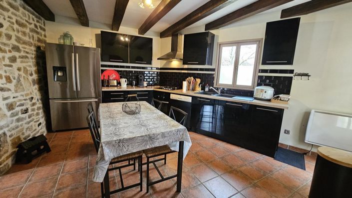 Image No.8-6 Bed House for sale