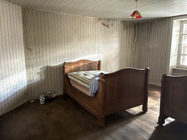 Image No.10-4 Bed Property for sale