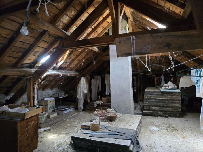 Image No.15-5 Bed Property for sale