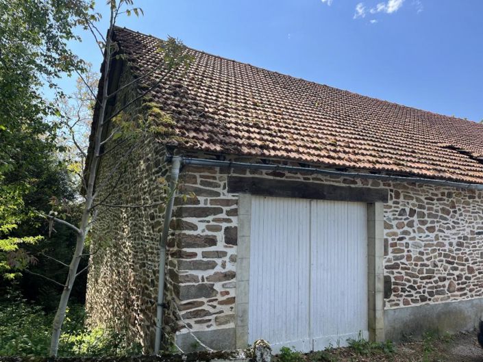 Image No.12-3 Bed Property for sale