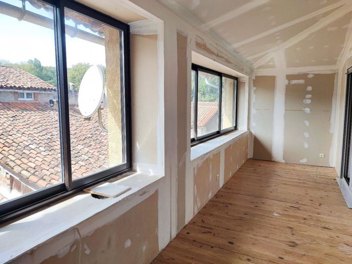 Image No.14-4 Bed Property for sale