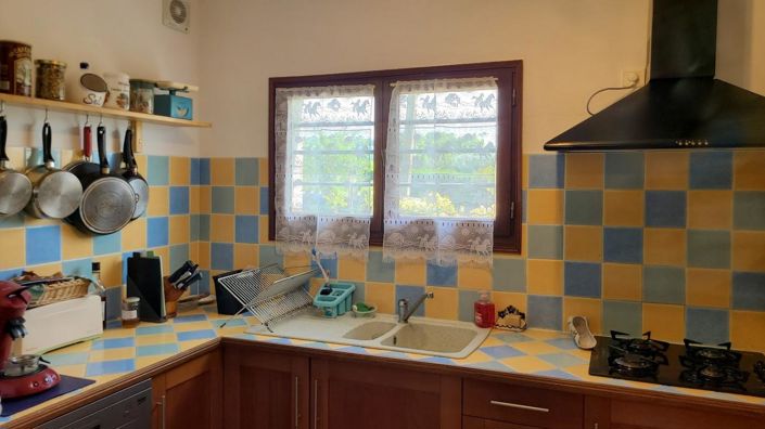 Image No.18-11 Bed Property for sale