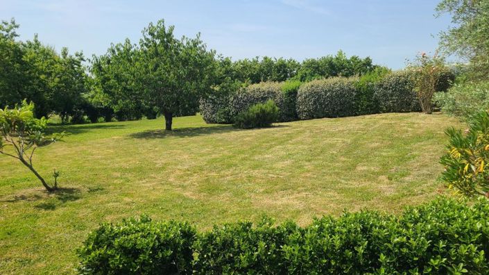 Image No.4-11 Bed Property for sale