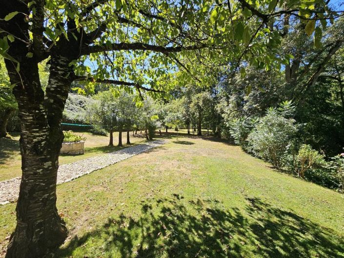 Image No.5-5 Bed Property for sale