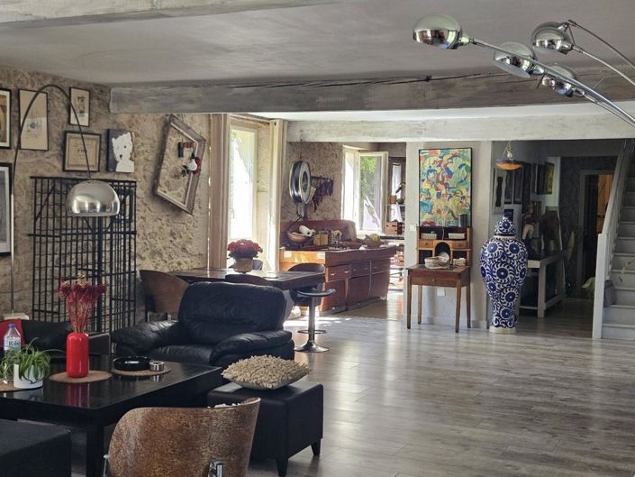 Image No.7-5 Bed Property for sale