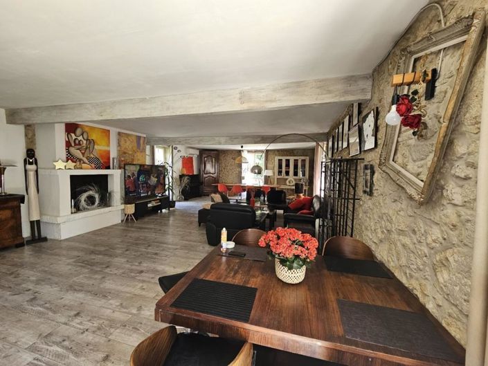 Image No.8-5 Bed Property for sale