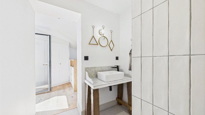 Image No.11-3 Bed House for sale