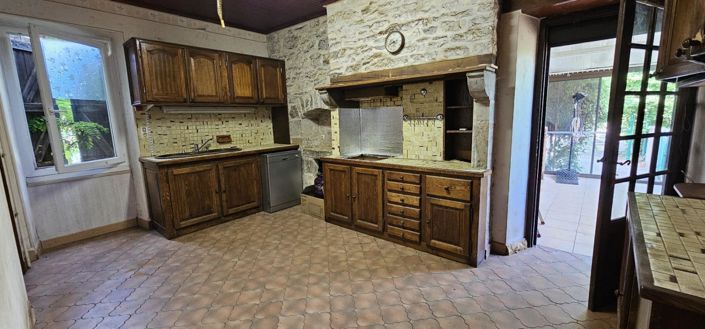 Image No.18-3 Bed Property for sale