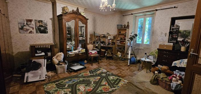 Image No.8-3 Bed Property for sale