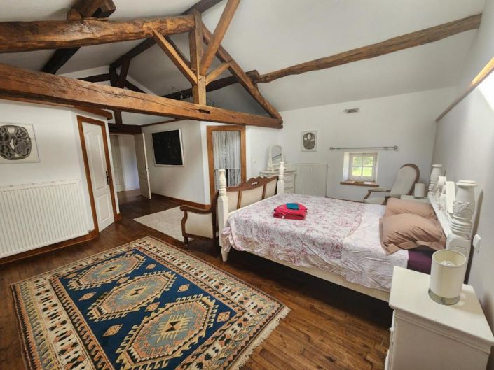 Image No.5-8 Bed House for sale