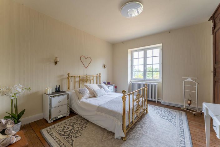 Image No.11-5 Bed Property for sale