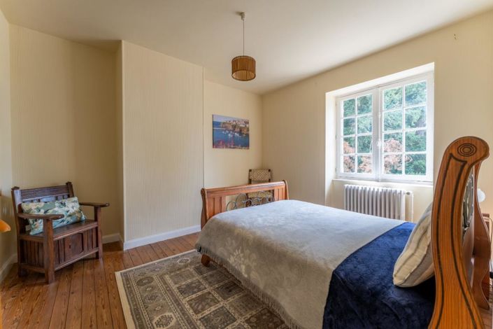 Image No.14-5 Bed Property for sale