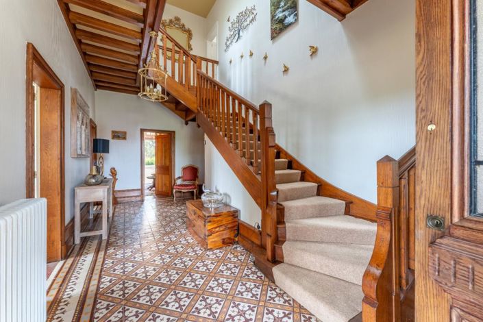 Image No.3-5 Bed Property for sale