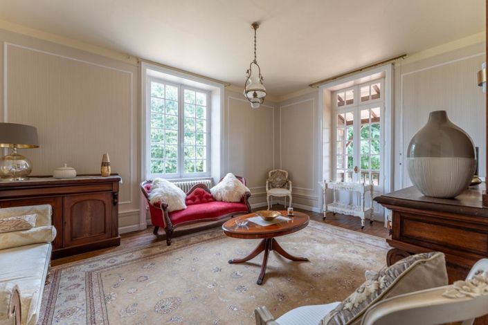 Image No.7-5 Bed Property for sale