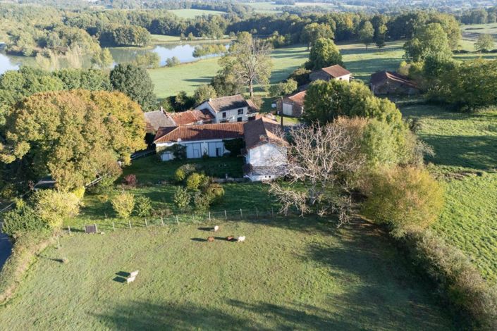 Image No.2-Maison de 2 chambres à vendre à Roumazières-Loubert