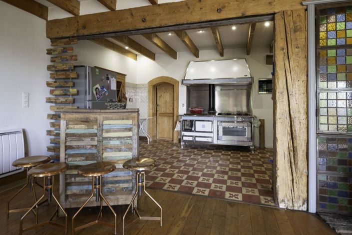 Image No.5-6 Bed Property for sale