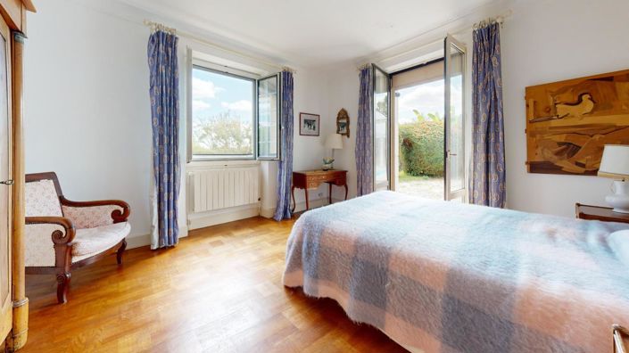 Image No.7-7 Bed House for sale